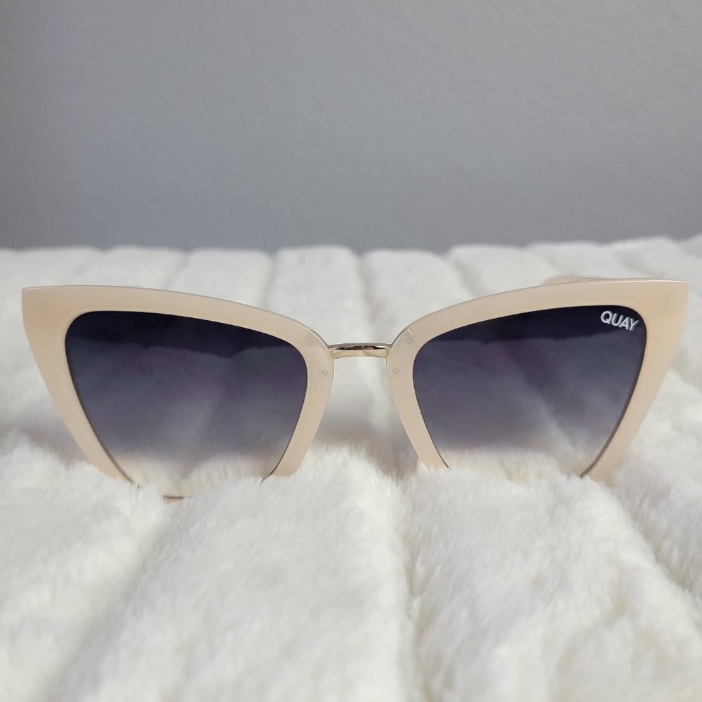QUAY // ltd ed JLo collab creamy nude frame black/blue fade cateye full or mini - Picture 6 of 16